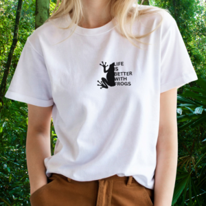 Life is better Collection – Frog Shirt – White – Woman Woman wearing a white Frog shirt from the Life is better Collection