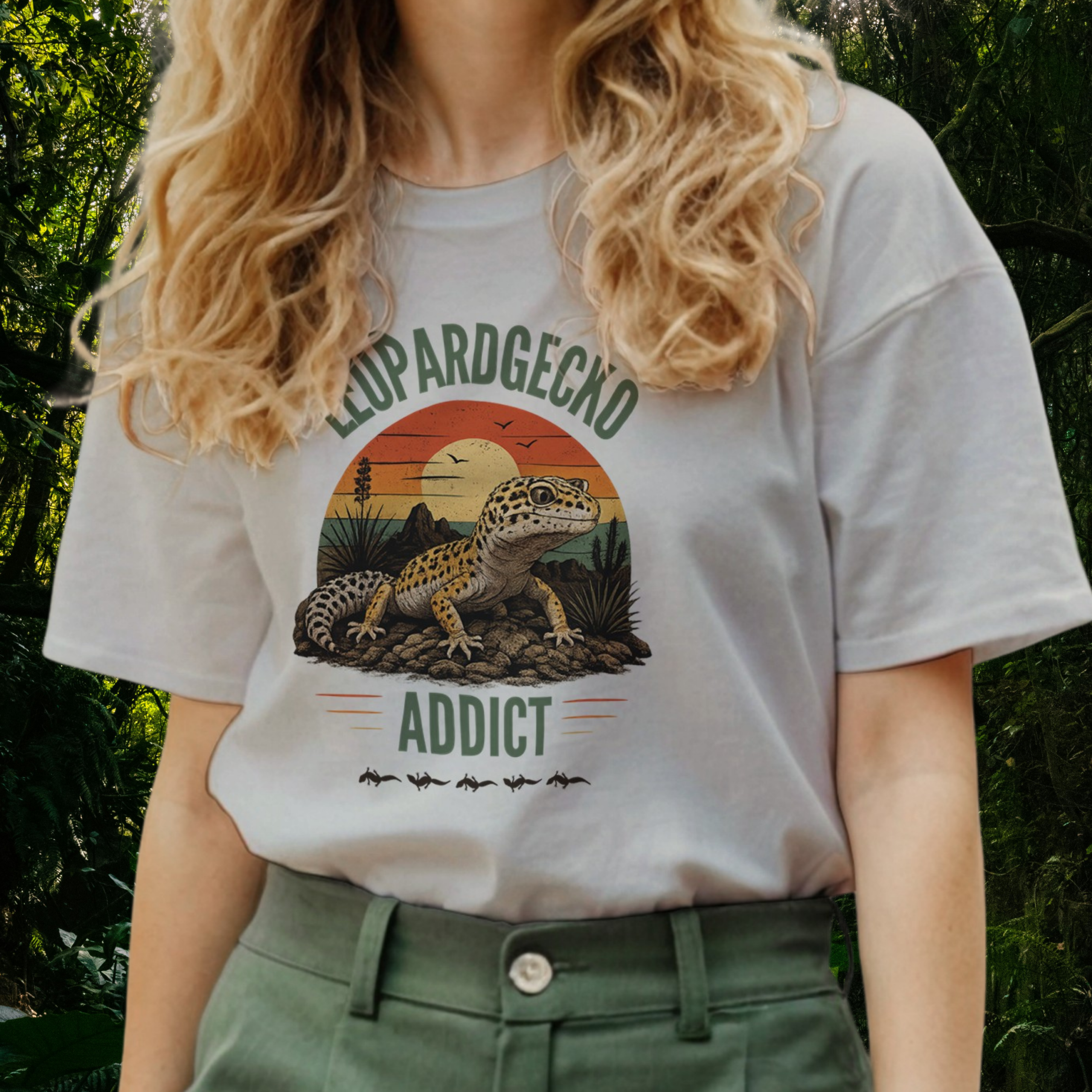 Woman wearing an ice grey Leopard Gecko Addict shirt