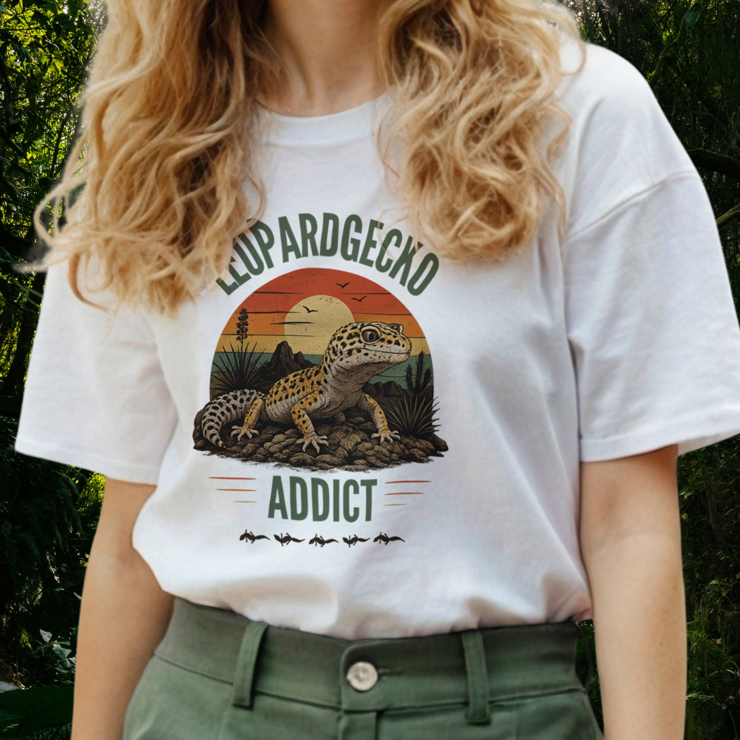 Woman wearing a white Leopard Gecko Addict shirt